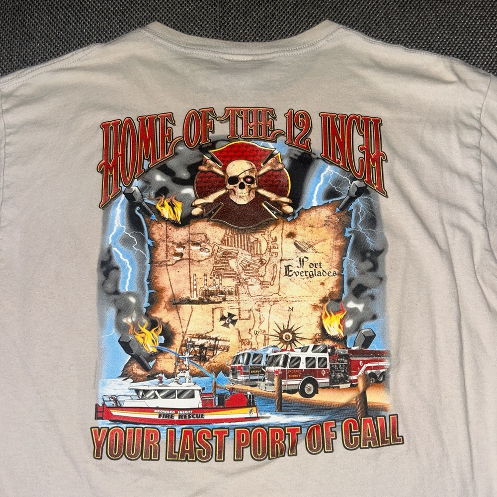 Graphic T-Shirt with Skull and Fire Truck Design Large